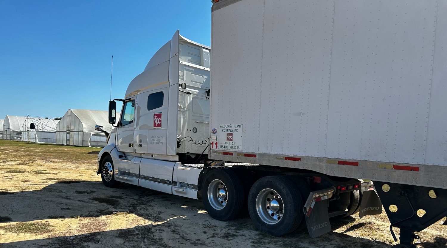 tractor trailer rear quarter view